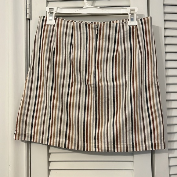 altar’d state women’s size medium 100% cotton striped mini skirt with buttons. - Picture 2 of 4